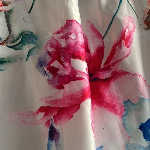 SATIN Midi Skirt Watercolor Flowers - Picture 2 of 8